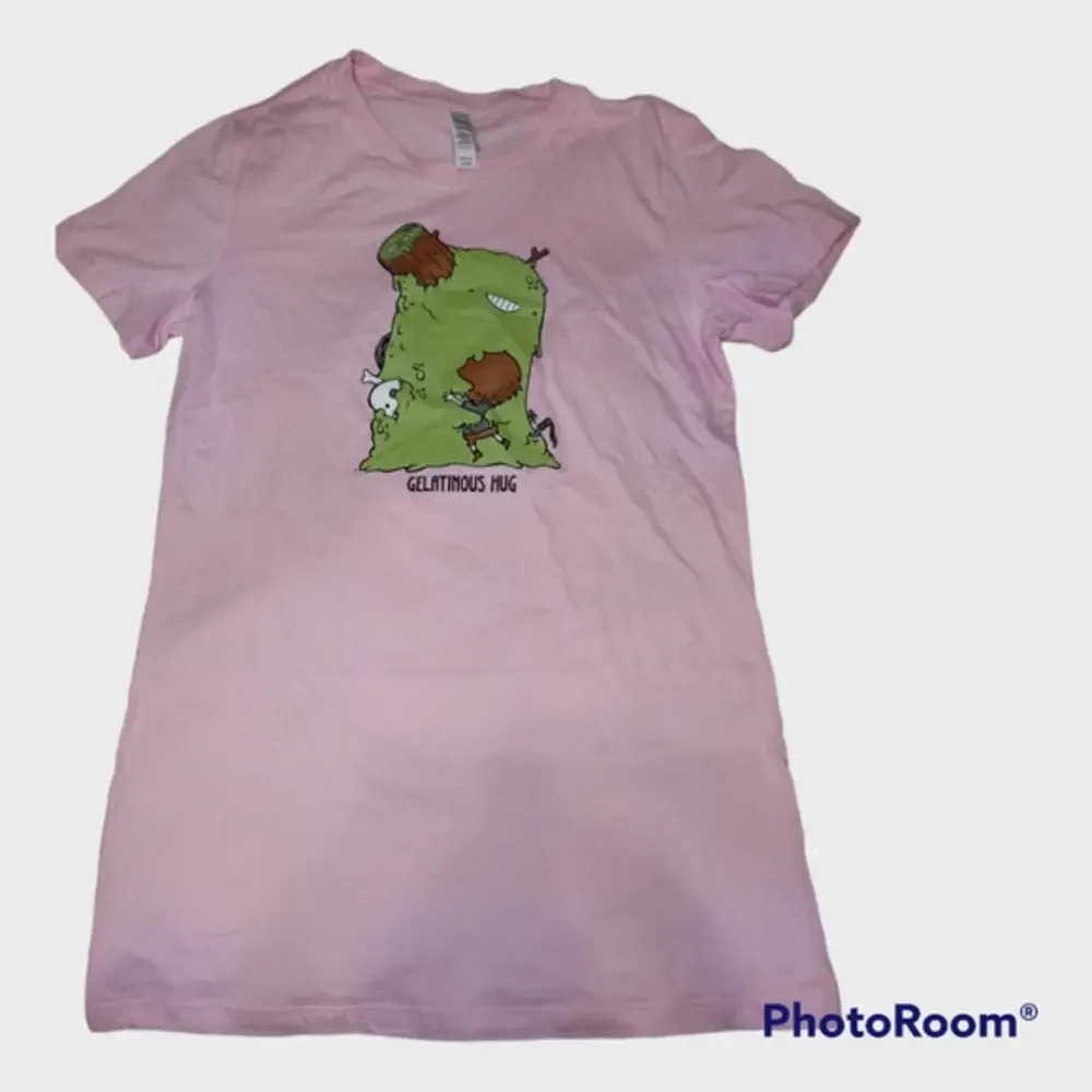 Gelatinous Hug‎ Pink Short Sleeve Shirt with cute image. Size Large.